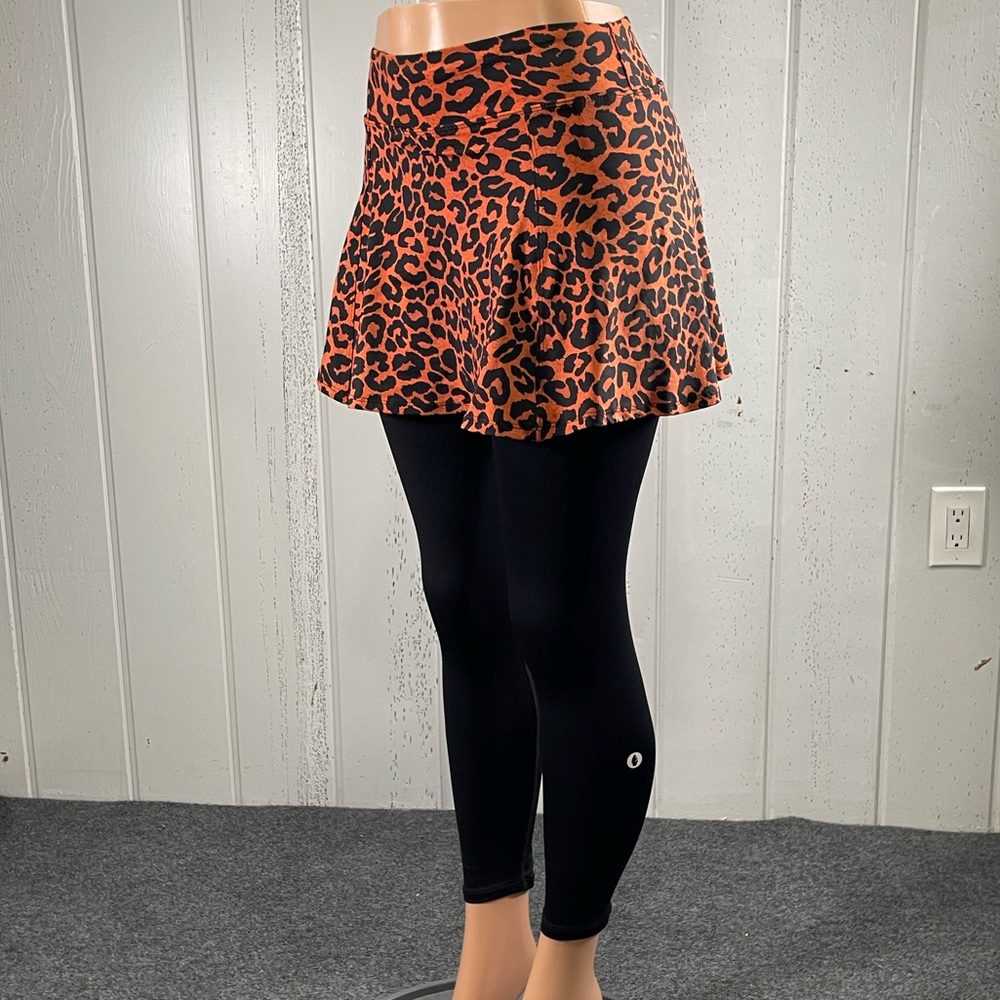 * Dona Jo Women's Leopard Print Tennis Skirt Skort Leggings Sz M